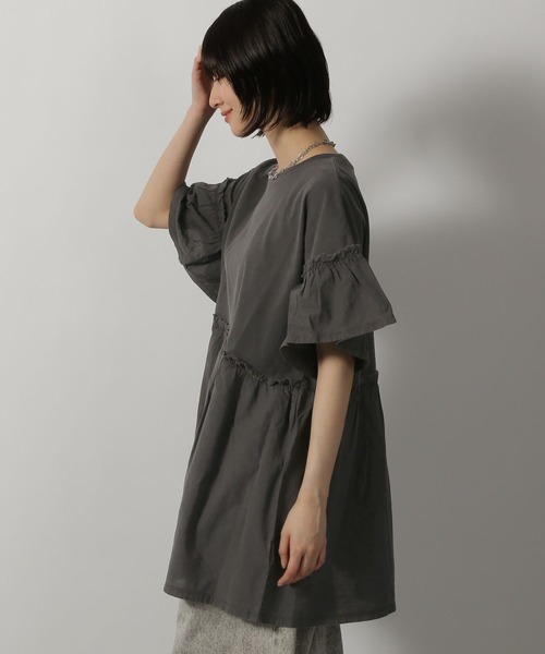 LAKOLE（ラコレ）の「ピグメント切替チュニック / 574690（チュニック・レディース・チャコール/イエロー/ピンク系その他/アイボリー・FREE）」の8枚目の写真