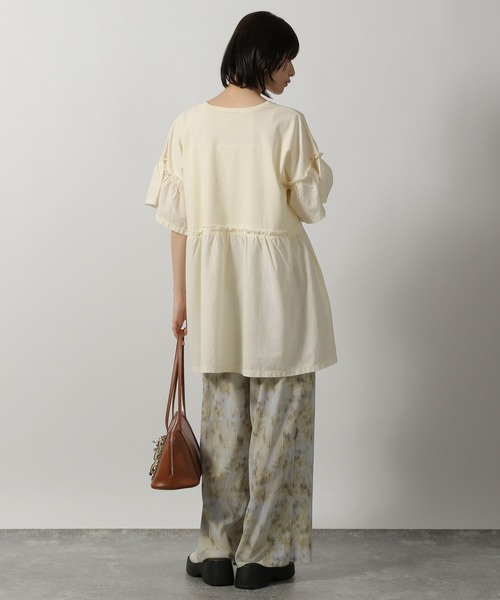 LAKOLE（ラコレ）の「ピグメント切替チュニック / 574690（チュニック・レディース・チャコール/イエロー/ピンク系その他/アイボリー・FREE）」の12枚目の写真