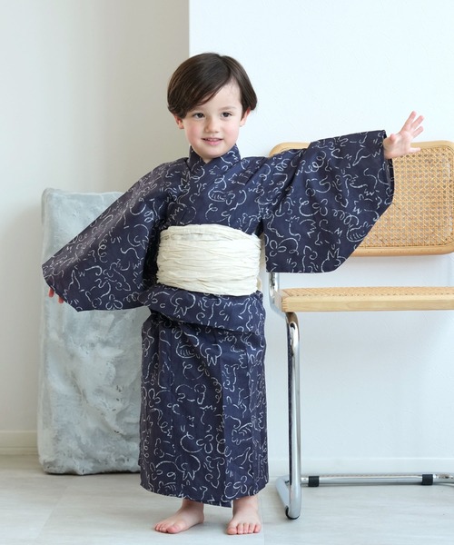 utatane浴衣★人気浴衣おまけ小物付 セール】キッズ浴衣3点セット 男の子 utatane 黒地にシックな