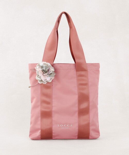 TOCCA(トッカ)の「【美香&Lov?coコラボ】FLOWER IN HEART BAG バッグ(トートバッグ・レディース・ベージュ系2/ベージュ系/ブラック系3/ブラック系1/ワイン系/ベージュ系3/ブラック系/ピンク系/ワイン系1・F)」の7枚目の写真