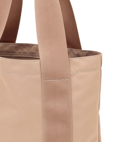 TOCCA(トッカ)の「【美香&Lov?coコラボ】FLOWER IN HEART BAG バッグ(トートバッグ・レディース・ベージュ系2/ベージュ系/ブラック系3/ブラック系1/ワイン系/ベージュ系3/ブラック系/ピンク系/ワイン系1・F)」の10枚目の写真