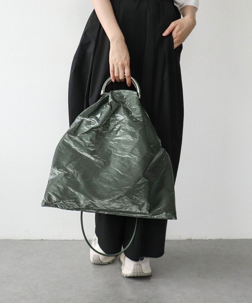 Cepica（セピカ）の「コンビ金手2WAYトート（トートバッグ・レディース・マスタード/カーキ/シルバー・FREE）」の2枚目の写真