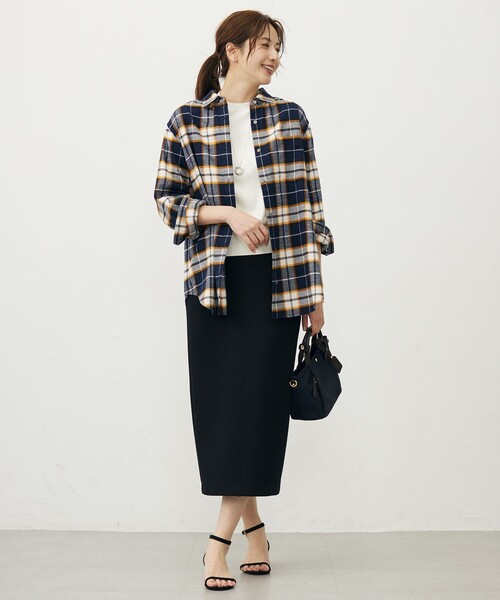 J.PRESS Ladies(J.プレス レディス)の「【WEB限定】PRINCE クルーネック ニット(ニット/セーター・レディース・ベージュ系1/ダルブルー系/ベージュ系/ブラック系/イエロー系/ホワイト系・SMALL)」の14枚目の写真