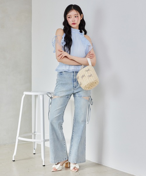 one after another NICE CLAUP（ワンアフターアナザーナイスクラップ）の「【サイズ展開あり】サイドオープンレースデニムパンツ（デニムパンツ・レディース・ライトブルー/ブルー系その他/ブルー・SMALL/MEDIUM）」の21枚目の写真