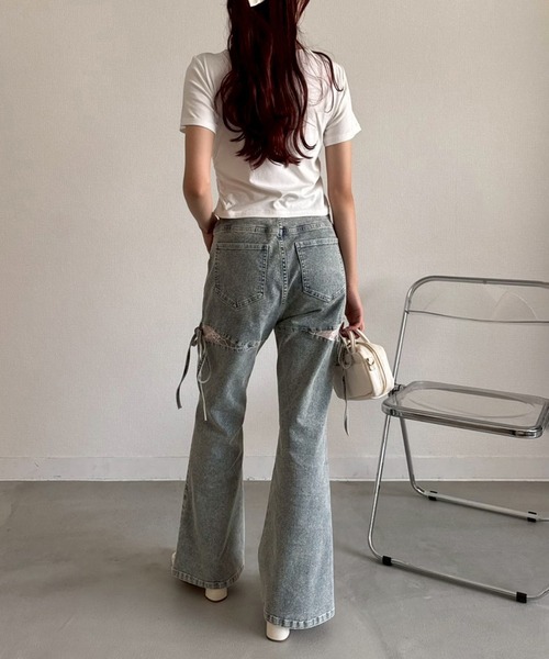 one after another NICE CLAUP（ワンアフターアナザーナイスクラップ）の「【サイズ展開あり】サイドオープンレースデニムパンツ（デニムパンツ・レディース・ライトブルー/ブルー系その他/ブルー・SMALL/MEDIUM）」の9枚目の写真