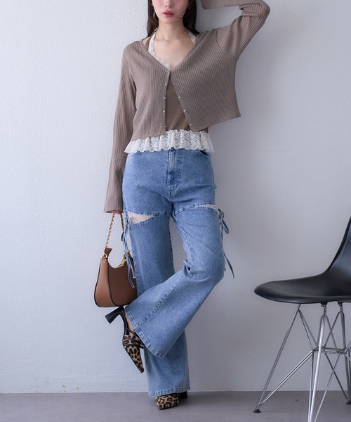 one after another NICE CLAUP（ワンアフターアナザーナイスクラップ）の「【サイズ展開あり】サイドオープンレースデニムパンツ（デニムパンツ・レディース・ライトブルー/ブルー系その他/ブルー・SMALL/MEDIUM）」の13枚目の写真