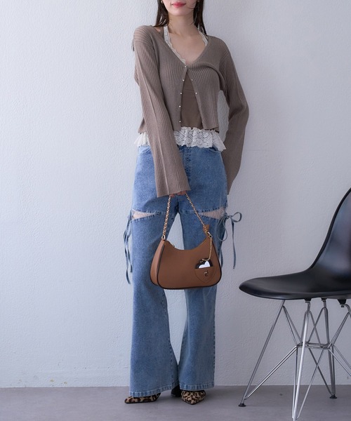 one after another NICE CLAUP（ワンアフターアナザーナイスクラップ）の「【サイズ展開あり】サイドオープンレースデニムパンツ（デニムパンツ・レディース・ライトブルー/ブルー系その他/ブルー・SMALL/MEDIUM）」の4枚目の写真