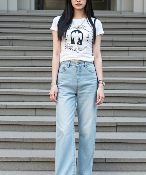 .KOM(ドットコム)の「A'GEM/9 × .kom 『.KOMZ/ドットケーオーエムゼット』 /ライトウォッシュ ストレートデニムパンツ(デニムパンツ・レディース・ライトブルー・M/L)」の3枚目の写真
