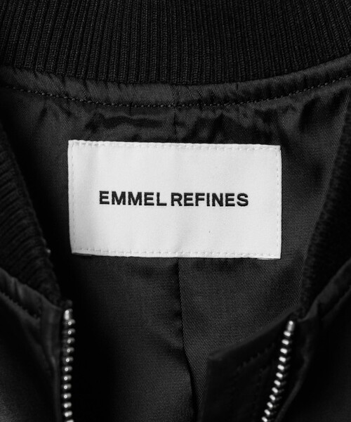 EMMEL REFINES(エメルリファインズ)の「<EMMEL REFINES>EM レザーライク サテン ブルゾン(MA-1・レディース・ブラック・FREE)」の5枚目の写真