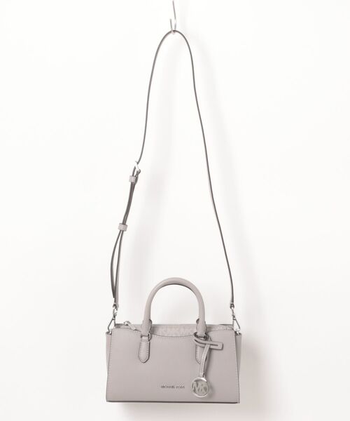 MICHAEL KORS(マイケルコース)の「ARDEN SM TZ MSGR クロスボディ(ショルダーバッグ・レディース・グレー系・FREE)」の1枚目の写真