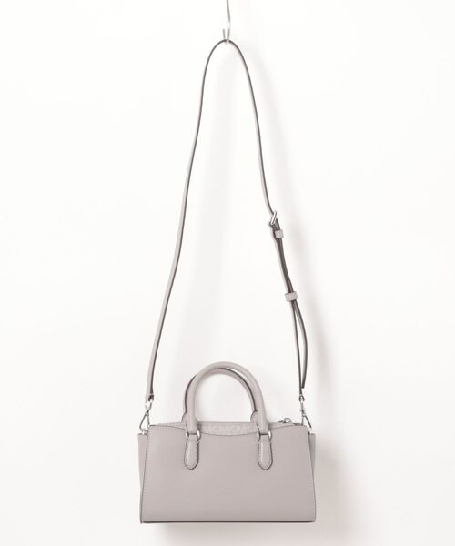 MICHAEL KORS(マイケルコース)の「ARDEN SM TZ MSGR クロスボディ(ショルダーバッグ・レディース・グレー系・FREE)」の2枚目の写真