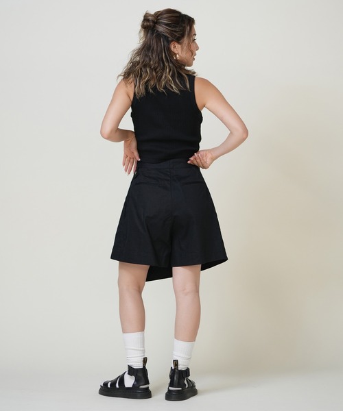 RIKKA FEMME(リッカファーム)の「フロントラップショーツ(チノパンツ・レディース・ダークネイビー/ライトブラウン/ブラック・マルチサイズ)」の10枚目の写真