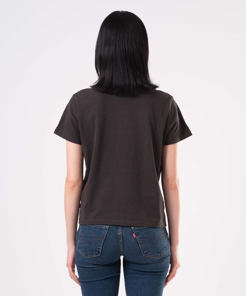 Levi's(リーバイス)の「Levi's/リーバイス GRAPHIC ボックスTシャツ(Tシャツ/カットソー・レディース・ブラック・S/M/XS)」の7枚目の写真