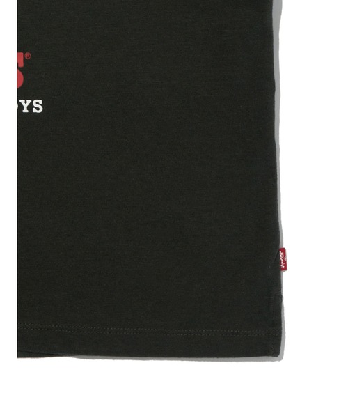Levi's(リーバイス)の「Levi's/リーバイス GRAPHIC ボックスTシャツ(Tシャツ/カットソー・レディース・ブラック・S/M/XS)」の4枚目の写真