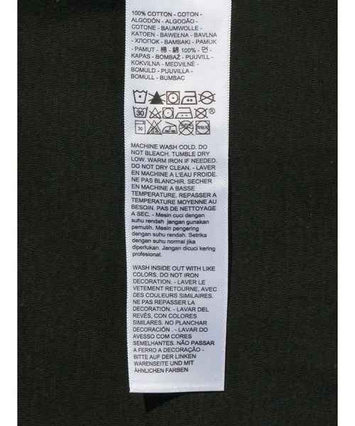 Levi's(リーバイス)の「Levi's/リーバイス GRAPHIC ボックスTシャツ(Tシャツ/カットソー・レディース・ブラック・S/M/XS)」の6枚目の写真