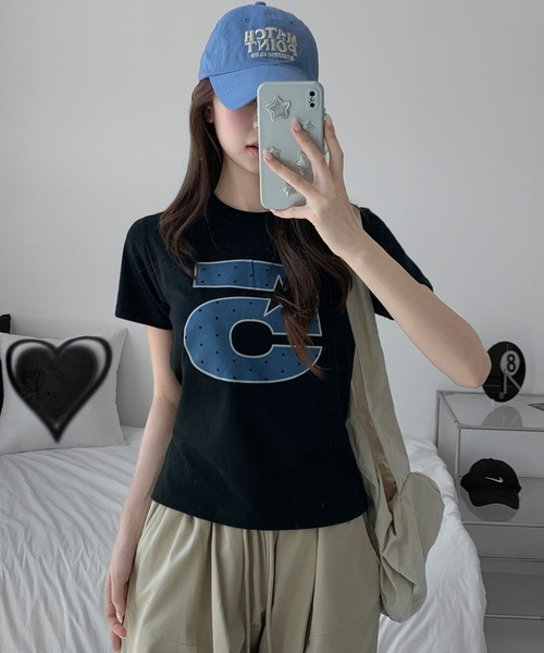 UNE MANSION（ユヌマンション）の「Ｎｏ.5スターロゴクロップド半袖Ｔシャツ（Tシャツ/カットソー・レディース・ブラック/ワイン/ホワイト・FREE）」の3枚目の写真