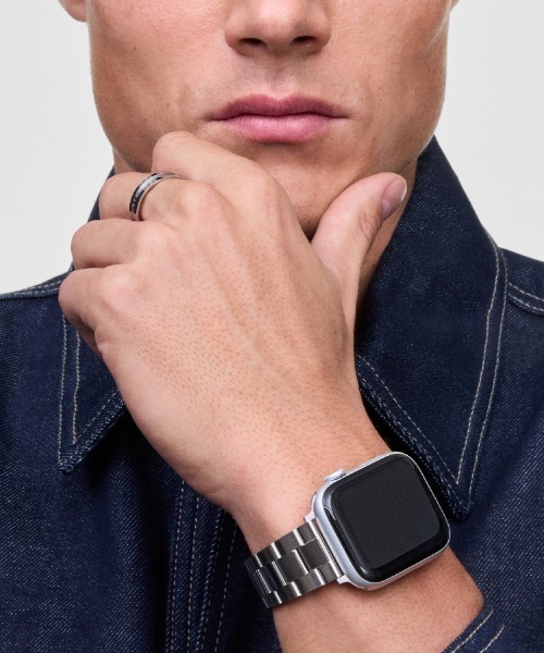 Daniel Wellington(ダニエルウェリントン)の「アップルウォッチ メッシュストラップ Smart Watch Link Strap 20mm シルバー/ブラック(アナログ腕時計・レディース・シルバー/ブラック・20mm)」の9枚目の写真
