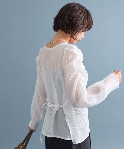 mystic（ミスティック）の「Vシャーリングブラウス（シャツ/ブラウス・レディース・ブラック/オフホワイト/ブラウン・FREE）」の8枚目の写真