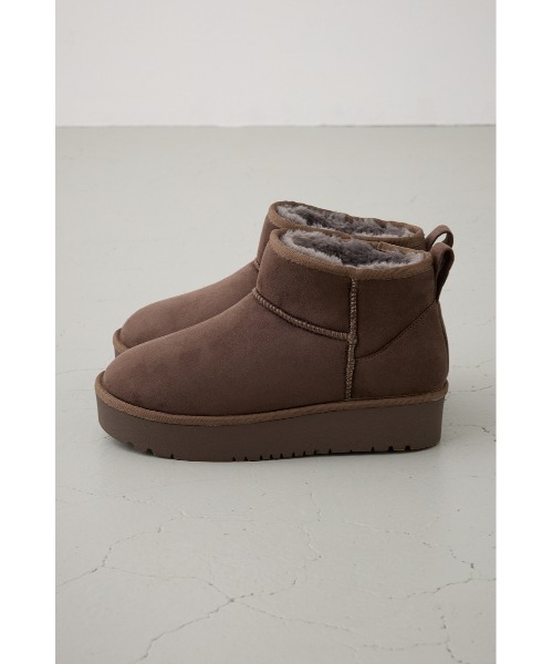 AZUL by moussy(アズールバイマウジー)の「厚底ムートンショートブーツ(ブーツ・レディース・ブラウン/ブラック/ベージュ・SMALL/MEDIUM/LARGE)」の9枚目の写真