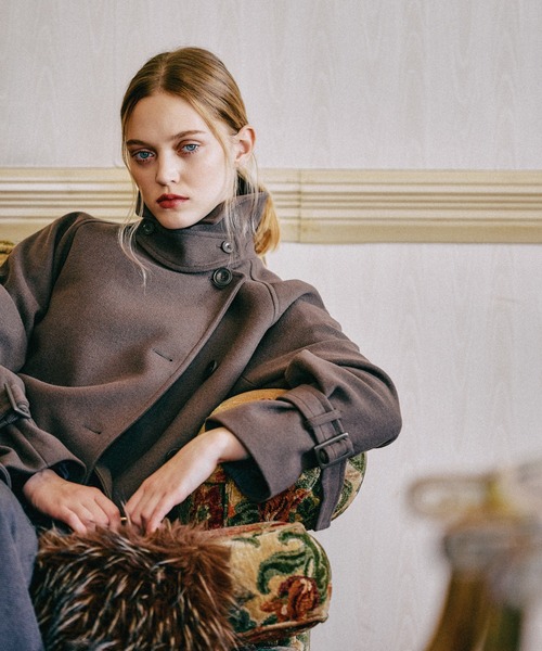 mysty woman（ミスティウーマン）の「3WAYスタンドネックコート 571501（チェスターコート・レディース・チャコールグレー/アイボリー/ブラック/グレイッシュベージュ/ホワイト・SMALL/MEDIUM）」の4枚目の写真