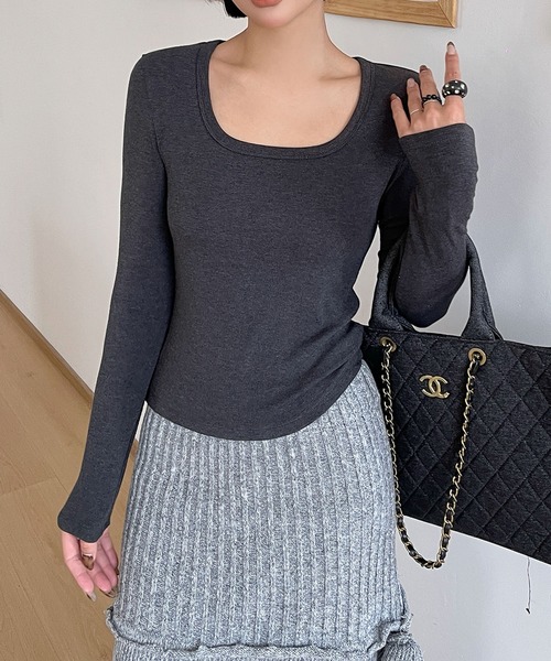 Lace Ladies(レースレディース)の「ソリッドカラー ラウンドネック ベーシック 長袖 カットソー(Tシャツ/カットソー・レディース・アイボリー/ブラック/グレー/ネイビー/ブラウン・FREE)」の4枚目の写真