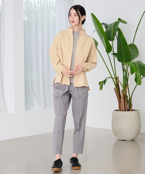 Arnold Palmer（アーノルドパーマー）の「プチフリル バンドカラー シャツブラウス（シャツ/ブラウス・レディース・クリーム/ブルー/ブラウン・L/M/S）」の6枚目の写真