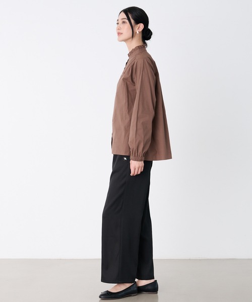 Arnold Palmer（アーノルドパーマー）の「プチフリル バンドカラー シャツブラウス（シャツ/ブラウス・レディース・クリーム/ブルー/ブラウン・L/M/S）」の10枚目の写真