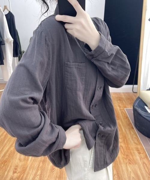 cammie(キャミー)の「ダブルボタンデザインシャツ(シャツ/ブラウス・レディース・パープル/キャメル/ダークグレー・L/M)」の4枚目の写真