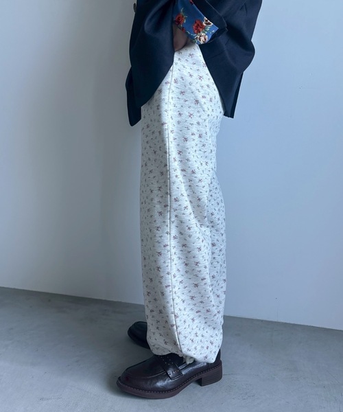 Unitage(ユニテージ)の「小花柄裏起毛スウェットパンツ(その他パンツ・レディース・ブラック/ライトグレー・FREE)」の8枚目の写真