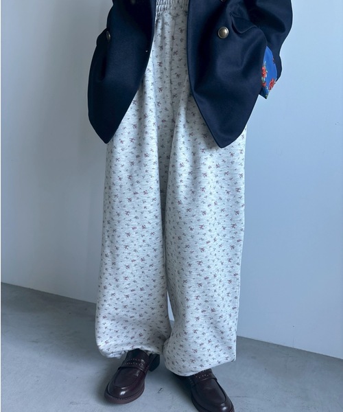 Unitage(ユニテージ)の「小花柄裏起毛スウェットパンツ(その他パンツ・レディース・ブラック/ライトグレー・FREE)」の7枚目の写真