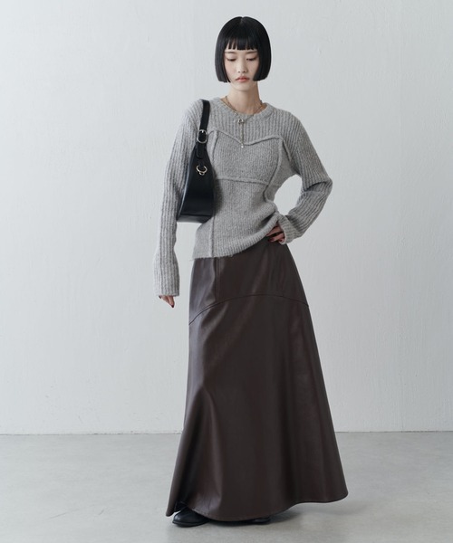 Lui's(ルイス)の「フェイクレザーフレアロングスカート(スカート・レディース・ブラウン/ブラック・36/38)」の16枚目の写真