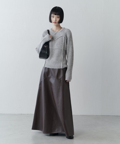 Lui's(ルイス)の「フェイクレザーフレアロングスカート(スカート・レディース・ブラウン/ブラック・36/38)」の17枚目の写真