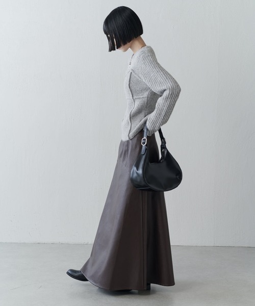 Lui's(ルイス)の「フェイクレザーフレアロングスカート(スカート・レディース・ブラウン/ブラック・36/38)」の18枚目の写真