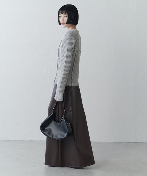 Lui's(ルイス)の「フェイクレザーフレアロングスカート(スカート・レディース・ブラウン/ブラック・36/38)」の19枚目の写真