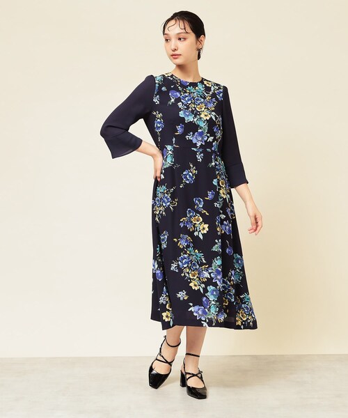 Sunauna(スーナウーナ)の「【手洗い可】花柄パネルワンピース(ワンピース・レディース・グリーン系その他2/ネイビー系1/ネイビー系/ベージュ系/モスグリーン系1・34/40/38/36)」の17枚目の写真