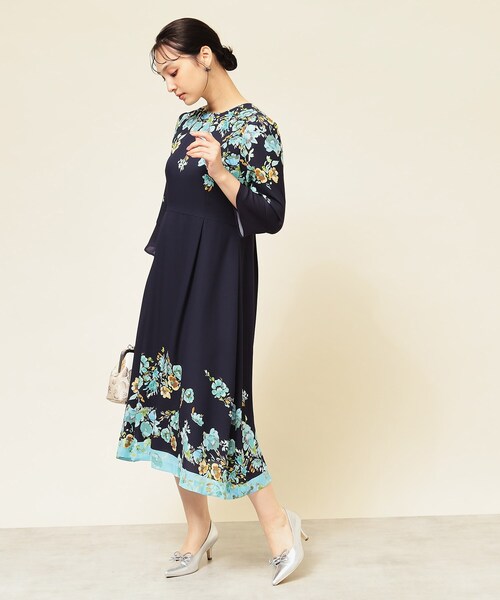 Sunauna(スーナウーナ)の「【手洗い可】花柄パネルワンピース(ワンピース・レディース・グリーン系その他2/ネイビー系1/ネイビー系/ベージュ系/モスグリーン系1・34/40/38/36)」の22枚目の写真