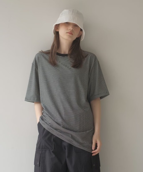 KALENO（カレノ）の「unisex / half border T（Tシャツ/カットソー・レディース・ブラウン/ベージュ/ブラック・FREE）」の2枚目の写真