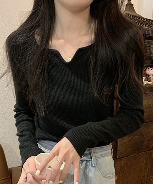 DAY CLOSET(デイ クローゼット)の「【デコルテ綺麗見せ】長袖キーネックリブニット レディース(ニット/セーター・レディース・ホワイト/ワインレッド/ブラック/アイボリー/イエロー系その他/オリーブ・FREE)」の3枚目の写真