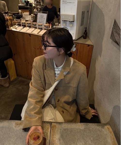 lawgy（ラウジー）の「line switching brushed tailored jacket / ラインスイッチングブラッシュドテーラードジャケット（テーラードジャケット・レディース・ベージュ/ブラウン・FREE）」の11枚目の写真