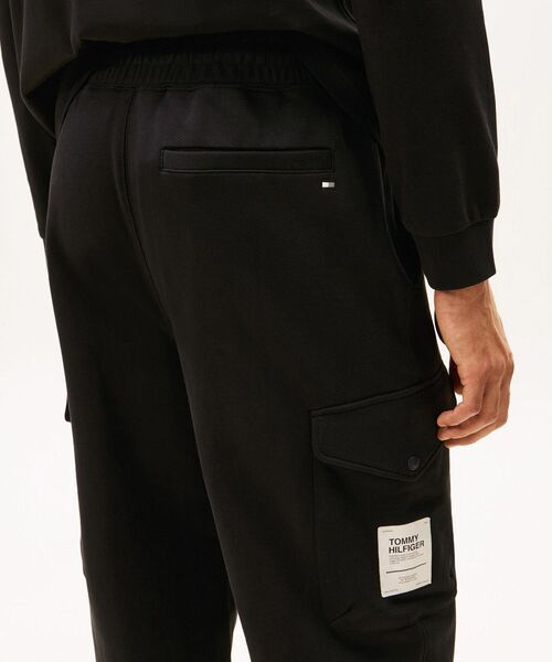 TOMMY HILFIGER（トミーヒルフィガー）の「MODERN ATHLETICヘビーツイルカーゴスウェットパンツ（スウェットパンツ・メンズ・グレー/ブラック・X-SMALL/LARGE/MEDIUM/SMALL/X-LARGE）」の4枚目の写真