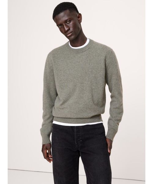 Banana Republic(バナナリパブリック)の「カシミヤ クルーネックセーター(ニット/セーター・メンズ・アイボリー/ブルー/グレー/バーガンディー/イエロー/ネイビー/グリーン/オレンジ/サックスブルー/ライトイエロー/ブルー系その他3/ブラック/チャコールグレー/ブラウン/ブルー系その他2/ブラック系その他/ブルー系その他/ピンク系その他・L/XL/M/S)」の16枚目の写真