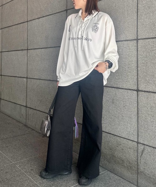 CONVERSE TOKYO（コンバーストウキョウ）の「LACE-UP COLLAR SOCCER LONGSLEEVE TEE（Tシャツ/カットソー・レディース・ホワイト/ブラック・SMALL/MEDIUM）」の16枚目の写真