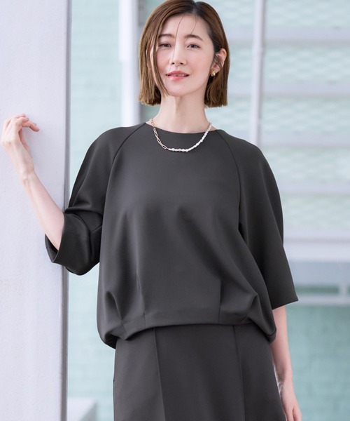 AOYAMA(アオヤマ)の「なめらかな表面感と程良いふくらみがポイント!ダンボールニットコクーンプルオーバー(ニット/セーター・レディース・グレー/ネイビー・M)」の2枚目の写真