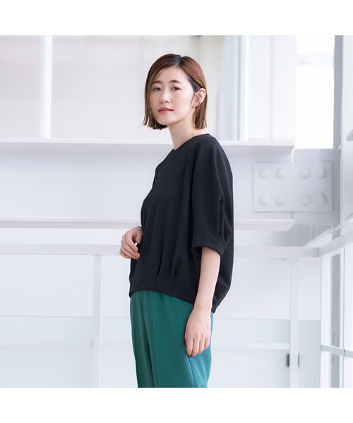 AOYAMA(アオヤマ)の「なめらかな表面感と程良いふくらみがポイント!ダンボールニットコクーンプルオーバー(ニット/セーター・レディース・グレー/ネイビー・M)」の15枚目の写真