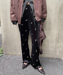 AIC.(エーアイシー)の刺繍ベロアイージーパンツ(その他パンツ)