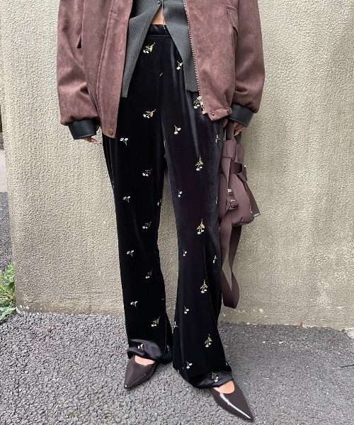 AIC.（エーアイシー）の「刺繍ベロアイージーパンツ（その他パンツ・レディース・ブラウン/ブラック・FREE）」の2枚目の写真
