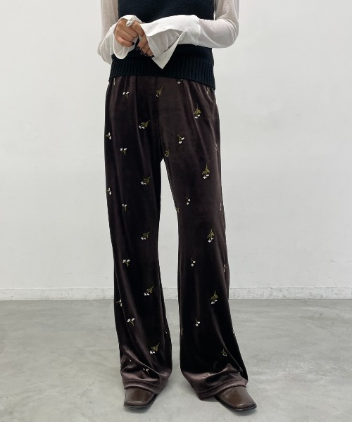 AIC.（エーアイシー）の「刺繍ベロアイージーパンツ（その他パンツ・レディース・ブラウン/ブラック・FREE）」の3枚目の写真