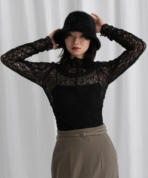 mysty woman(ミスティウーマン)の「総レースハイネックギャザープルオーバー 606418(Tシャツ/カットソー・レディース・オフホワイト/ブラウン/ブラック・FREE)」の3枚目の写真