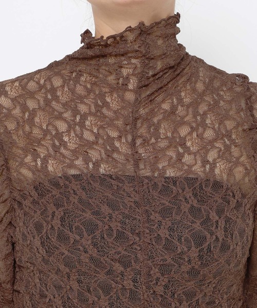 mysty woman(ミスティウーマン)の「総レースハイネックギャザープルオーバー 606418(Tシャツ/カットソー・レディース・オフホワイト/ブラウン/ブラック・FREE)」の11枚目の写真