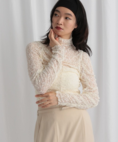 mysty woman(ミスティウーマン)の「総レースハイネックギャザープルオーバー 606418(Tシャツ/カットソー・レディース・オフホワイト/ブラウン/ブラック・FREE)」の19枚目の写真